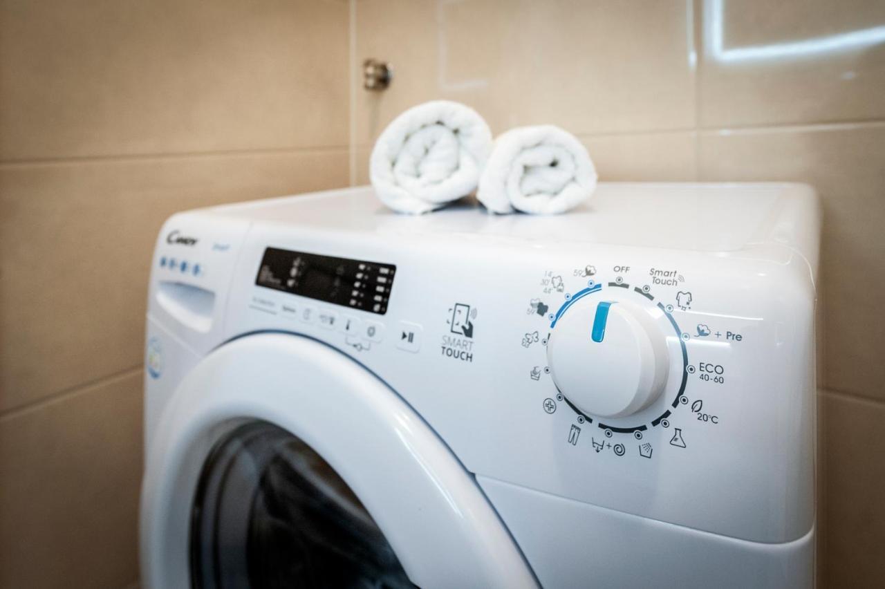 Comfort Apartments Karla ロヴィニ エクステリア 写真
