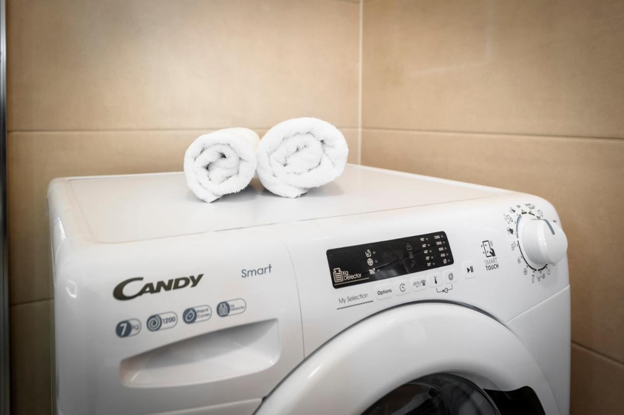 Comfort Apartments Karla ロヴィニ エクステリア 写真