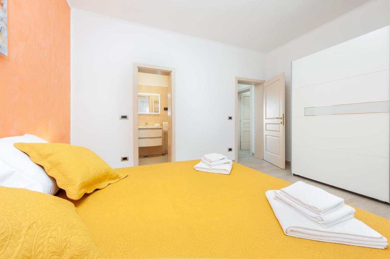 Comfort Apartments Karla ロヴィニ エクステリア 写真
